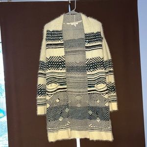 MAURICES WINTER FUZZY CARDIGAN SIZE XS WHITE BLUE BLACK